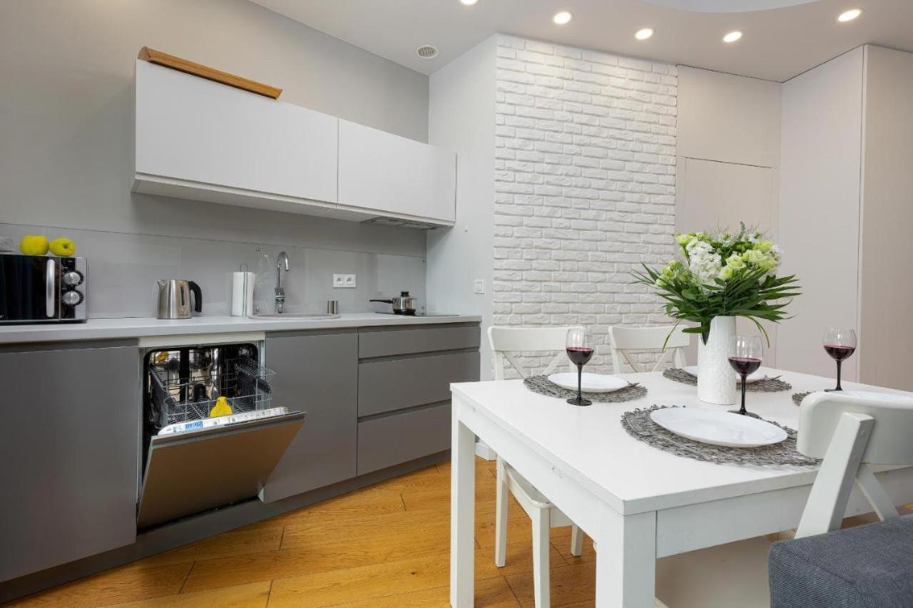 Modern Apartment Near Hilton Warszawa Eksteriør bilde